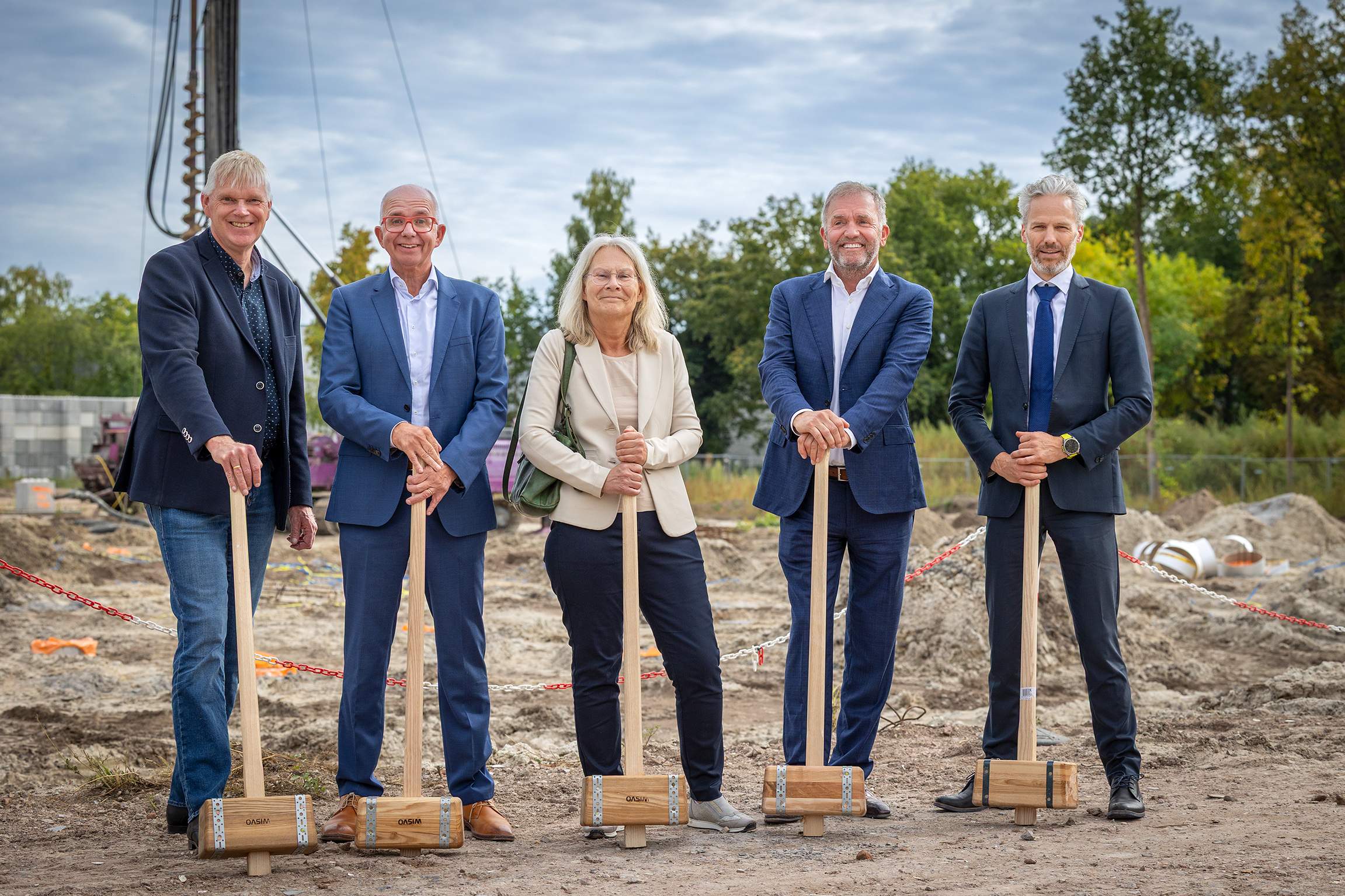 Socials PPT ©250908 29397